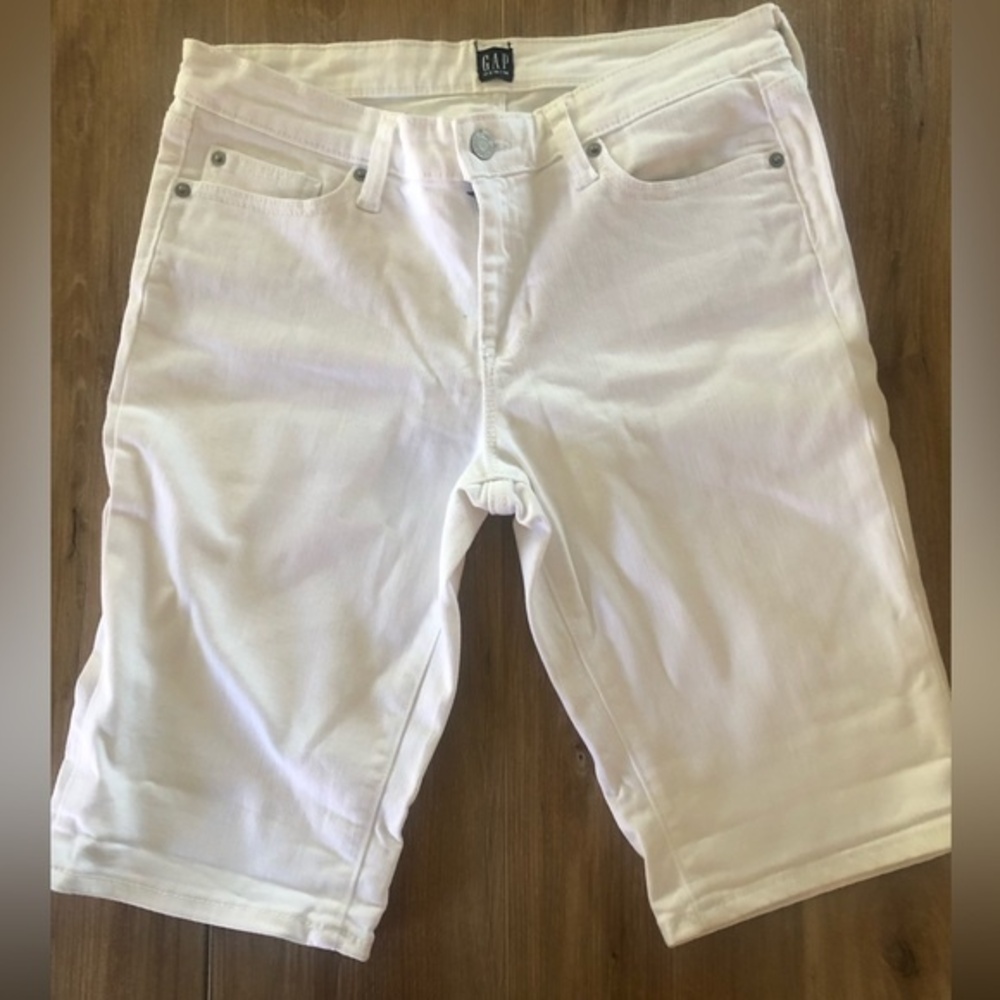 GAP White Denim Shorts 27